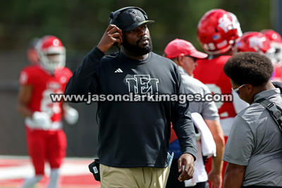 NJCAA:Northeast Mississippi v East Mississippi
